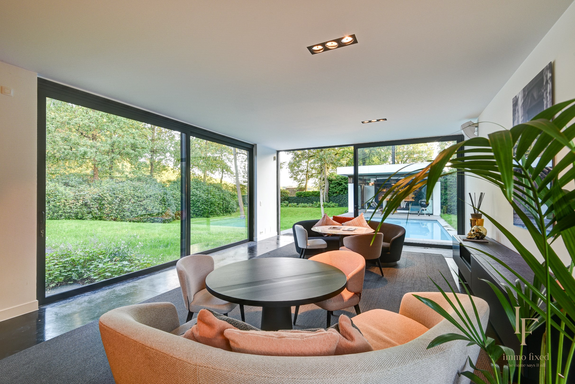 Luxe villa met 4 SLKS en praktijkruimte te SCHILDE! 