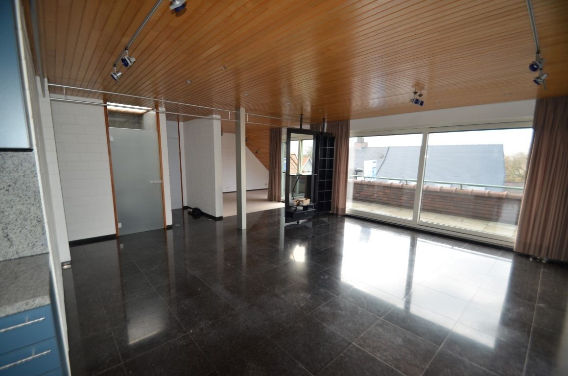 Modern dakappartement met 2 slpks en garage 