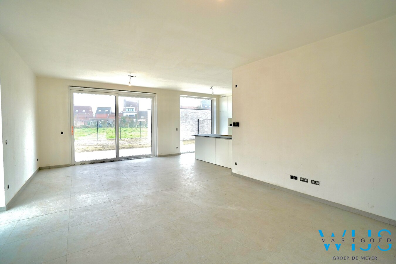 Moderne nieuwbouwwoning met 3 slaapkamers in rustige woonwijk te Oosteeklo 