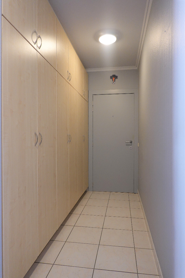 Ruim, instapklaar appartement met garagebox 