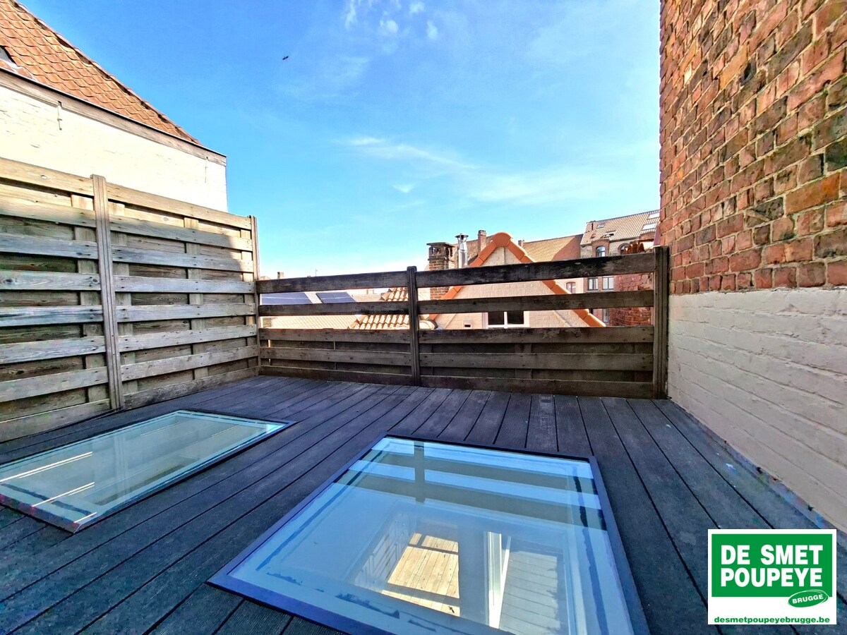 Ruim triplex appartement met 2 terrassen 