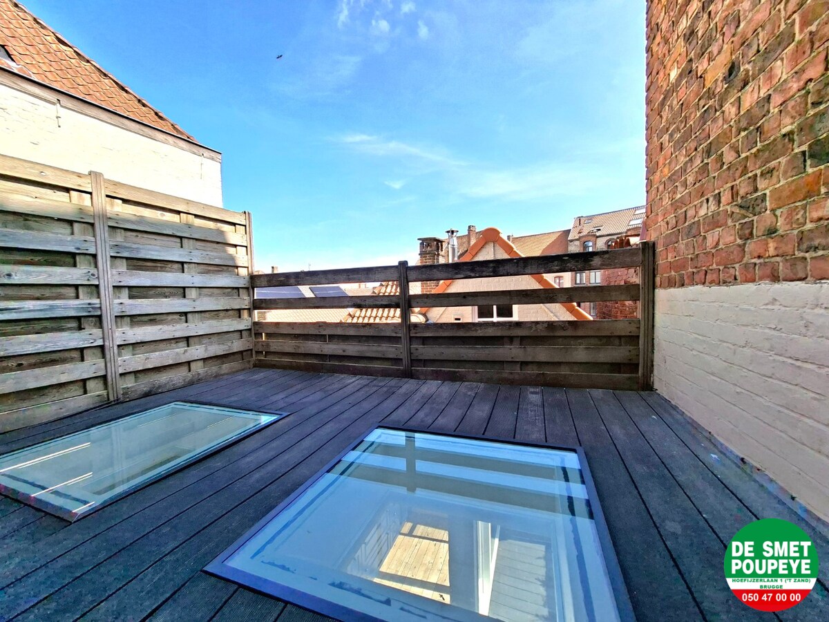 Ruim triplex appartement met 2 terrassen 