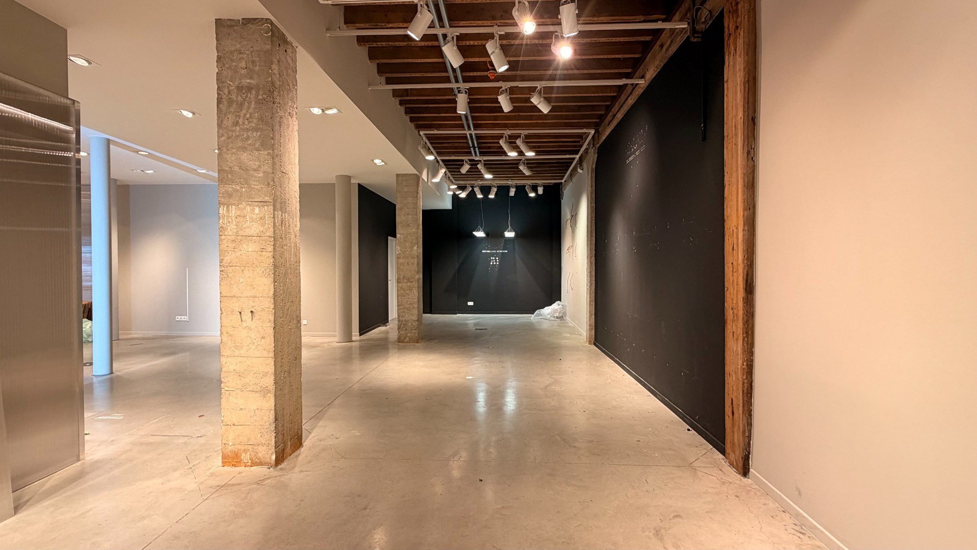 Showroom (B2B) of kantoorruimte te huur aan 't Eilandje in Antwerpen