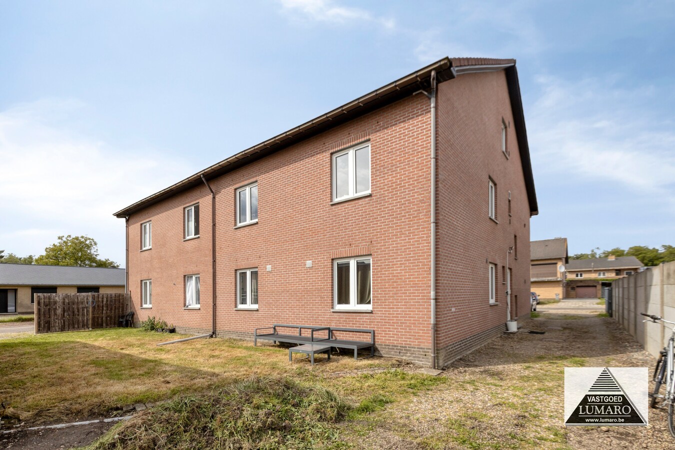 4 verhuurde appartementen in residentiële omgeving 