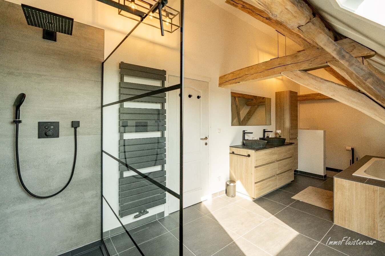 Maison semi-ouverte avec écuries, piste et prairies sur environ 1,5 ha à Sint-Katelijne-Waver (Optionnel : possibilité d'acheter une prairie d'environ 1 ha en plus) 