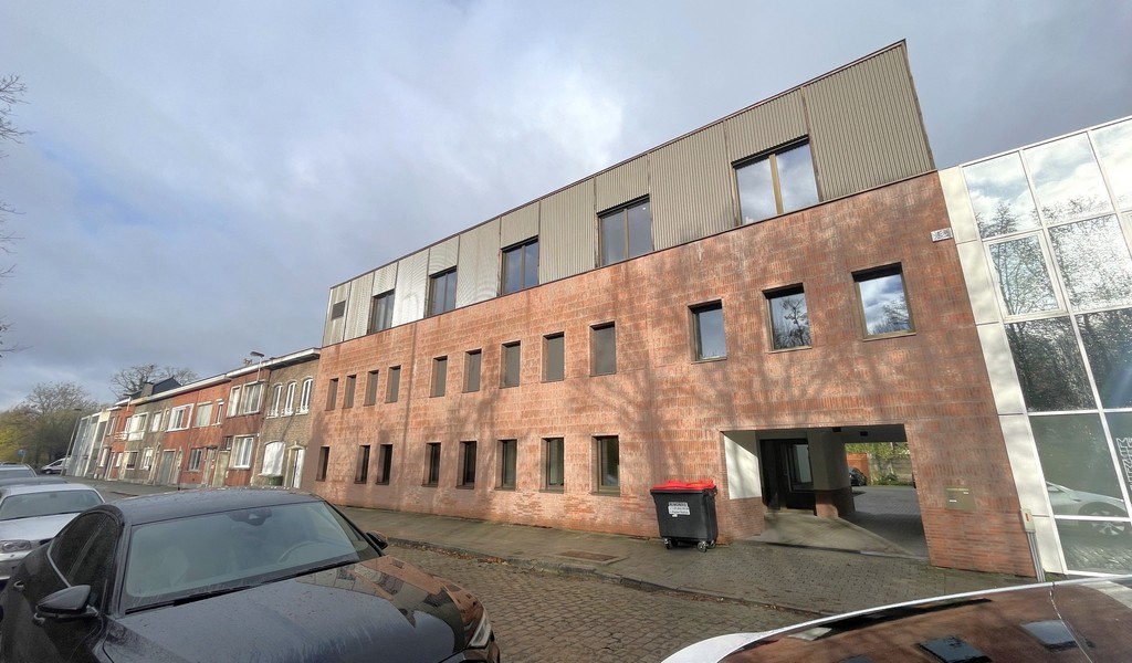 Volledig ingericht nieuwbouw kantoor te huur in Wilrijk