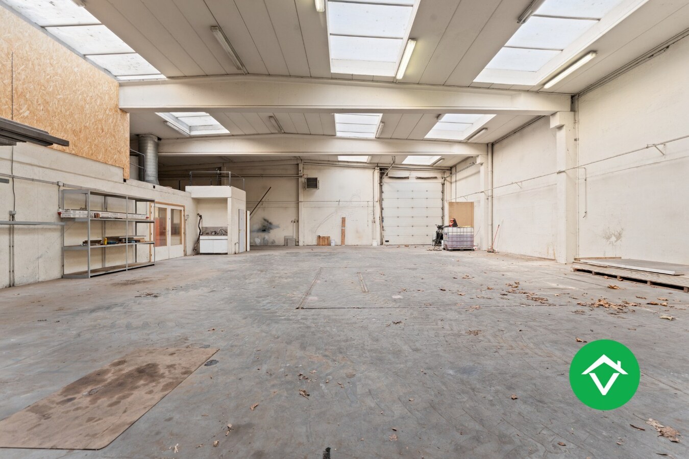 Bedrijfsgebouw met woonst te Ichtegem 