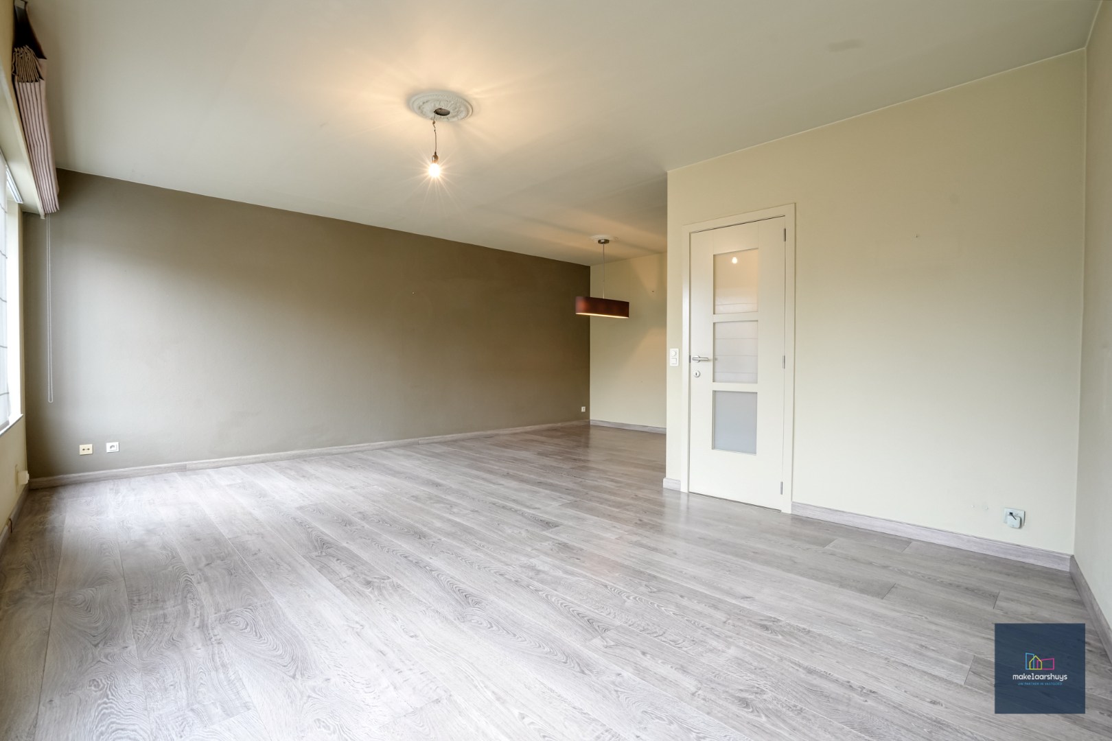 Ruim duplex appartement in centrum Mariakerke 