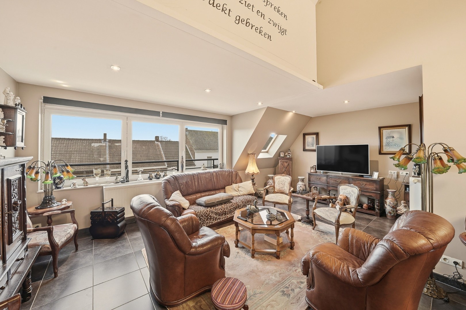 Investeringsopportuniteit: Duplexappartement (185 m²) met 2 zonneterrassen in hartje Oudenburg 