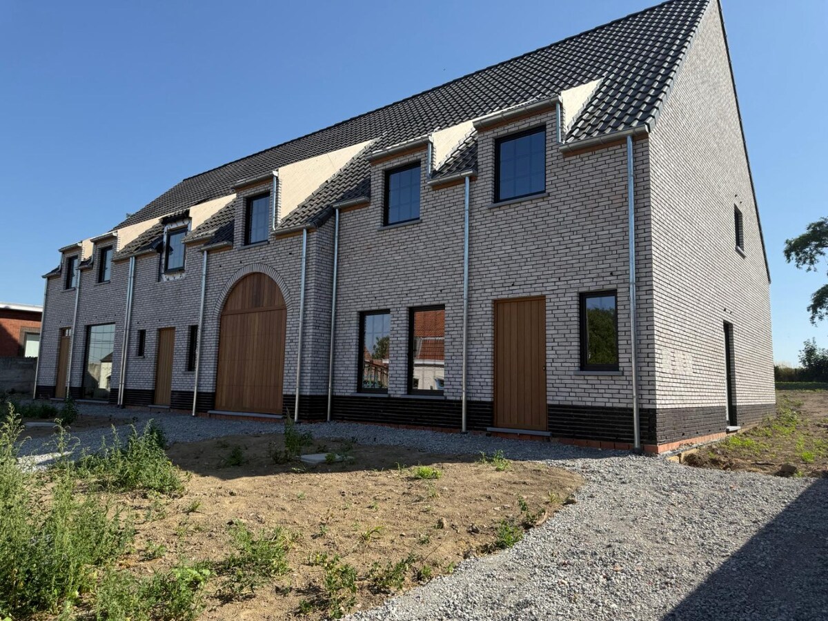 Nieuwbouwwoning met hoogstaande afwerking te Houthulst aan 6%. 