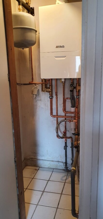 Gerenoveerd dakappartement MET GARAGE te Beverst 