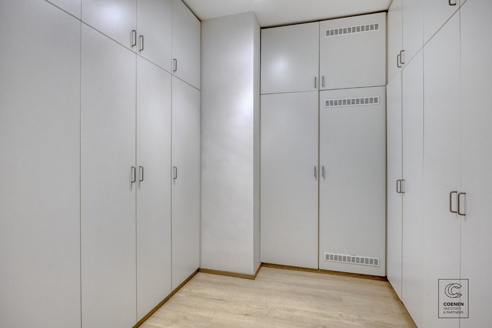 Ruim appartement met 3 slpk en schitterende tuin te Merksem! 