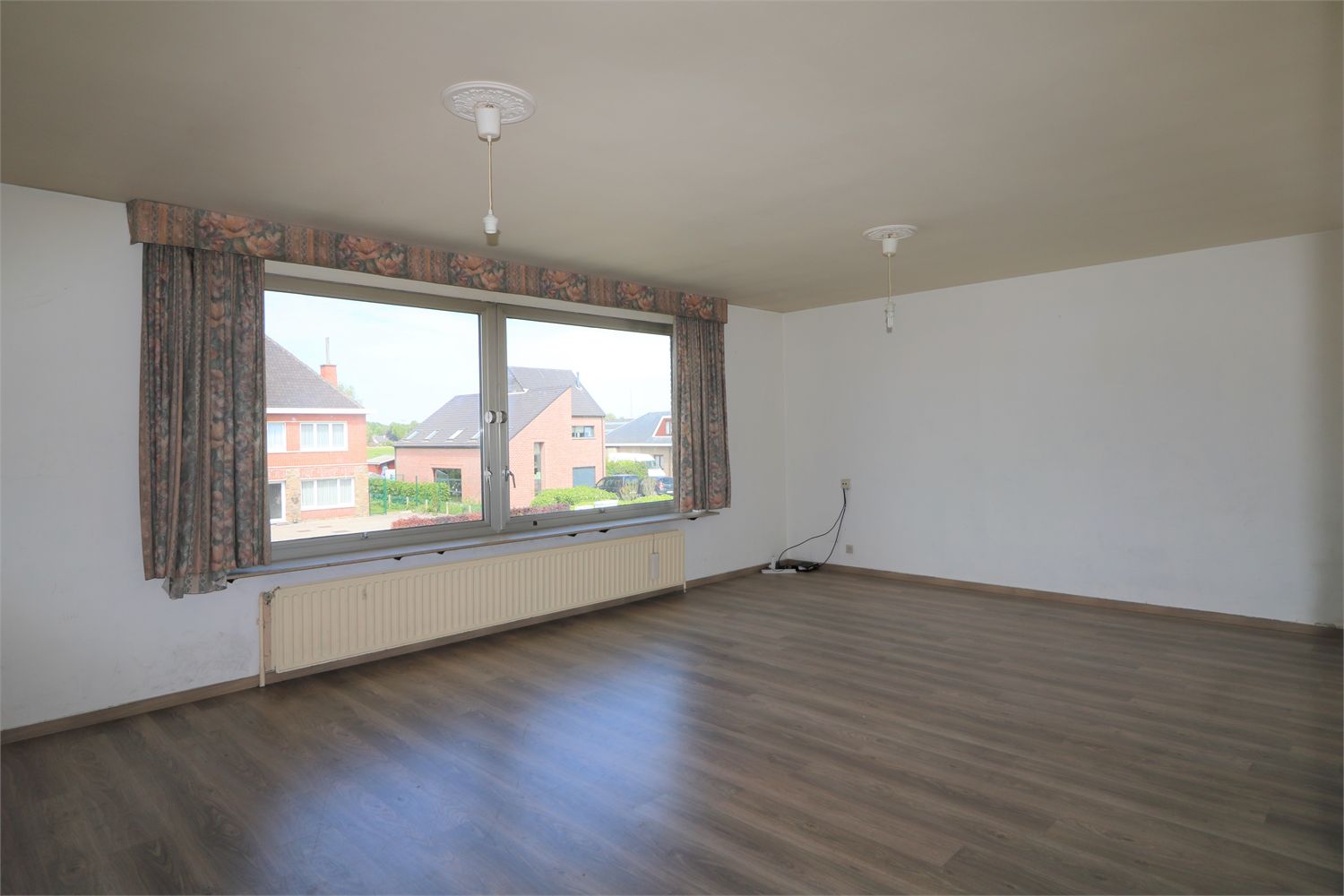 Licht en goed gelegen appartement te Sint-Niklaas incl. Garage 