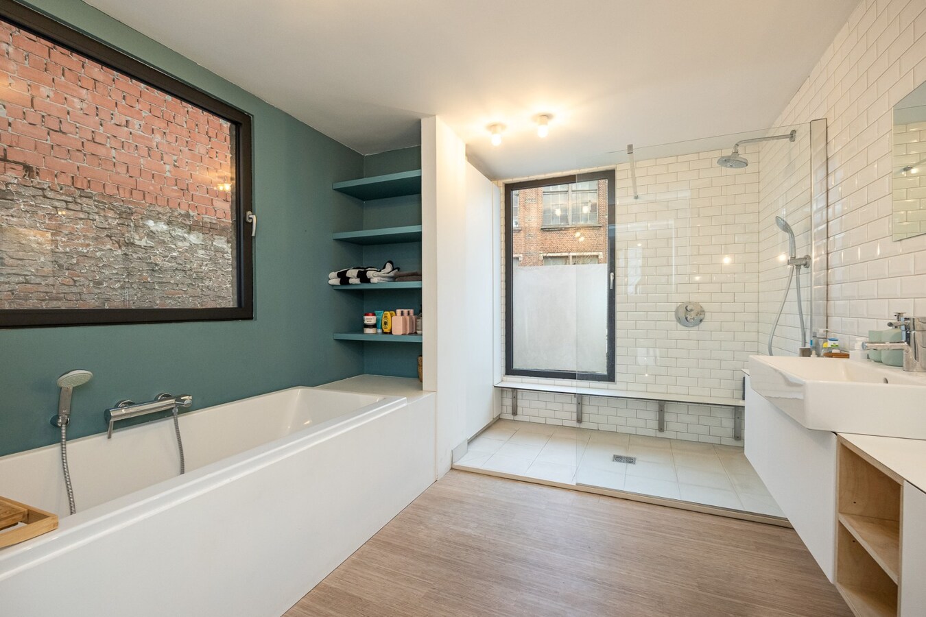 Gerenoveerde herenwoning met stadskoer in de Haringrodewijk! 