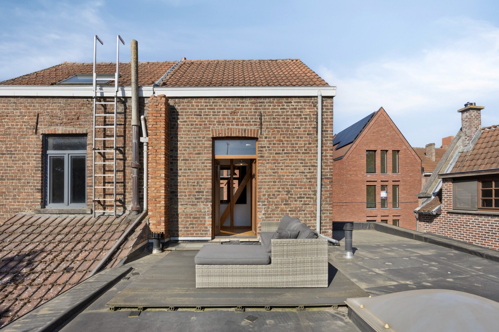 Gezellige rijwoning centraal gelegen bij UZ Leuven en het centrum met zeer ruime garage! - bewoonbare opp. 73 m² 