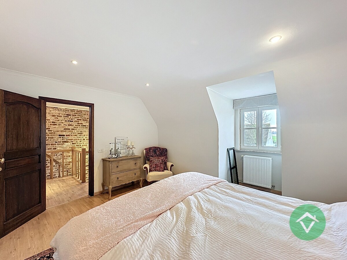 Exclusieve alleenstaande villa met zonnige tuin in een gegeerde woonomgeving te Koekelare 