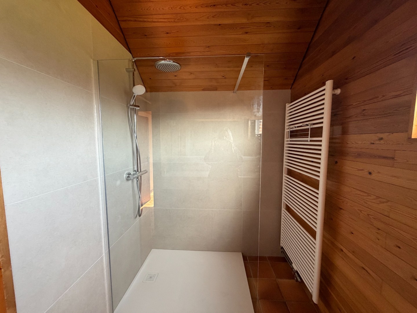 Ruime alleenstaande woning te huur met 3 slaapkamers, garage en tuin – Olmenlaan 99, Zulte 