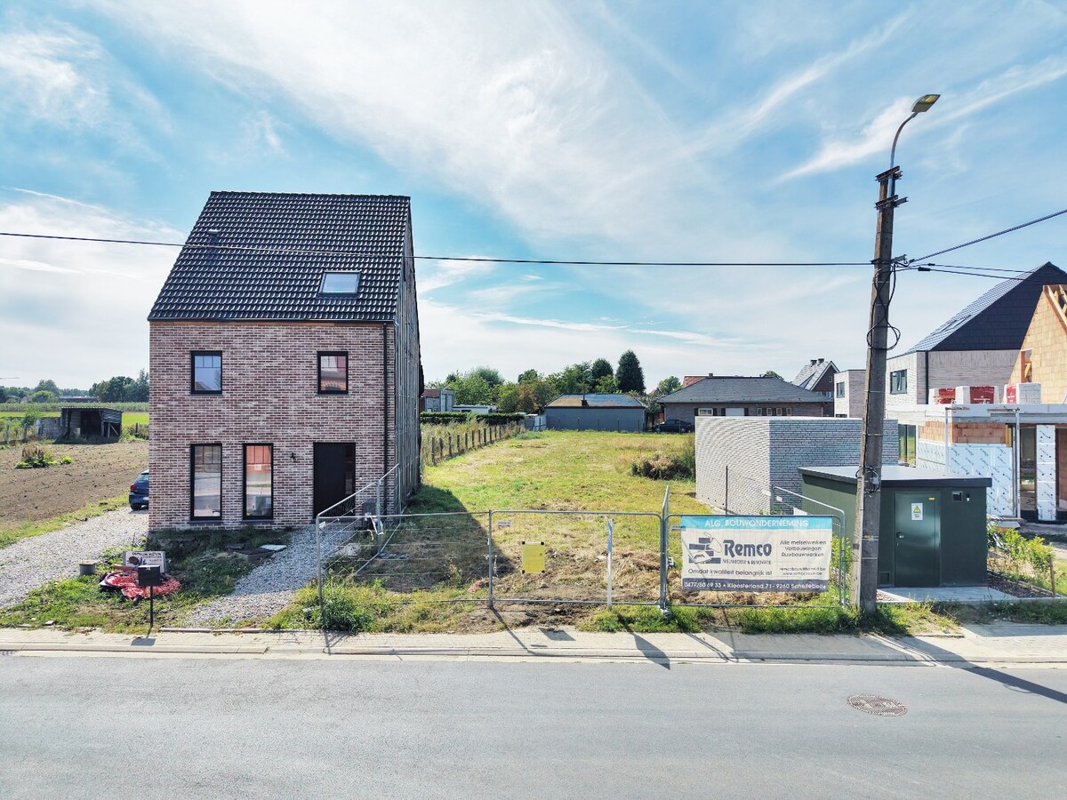 Ruime CASCO BEN-woning op goede locatie te Oordegem 