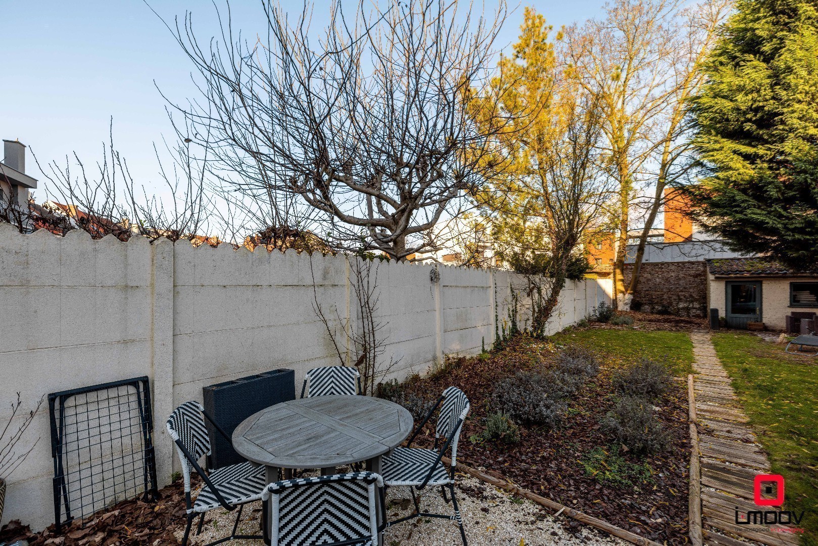 Hedendaags gerenoveerde stadswoning met lichtrijke leefruimtes en optie tot kangoeroewonen 