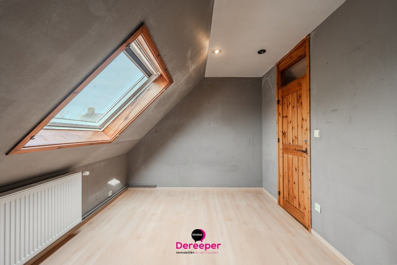 Interessant renovatieproject met twee woningen op 955 m² in Gistel 