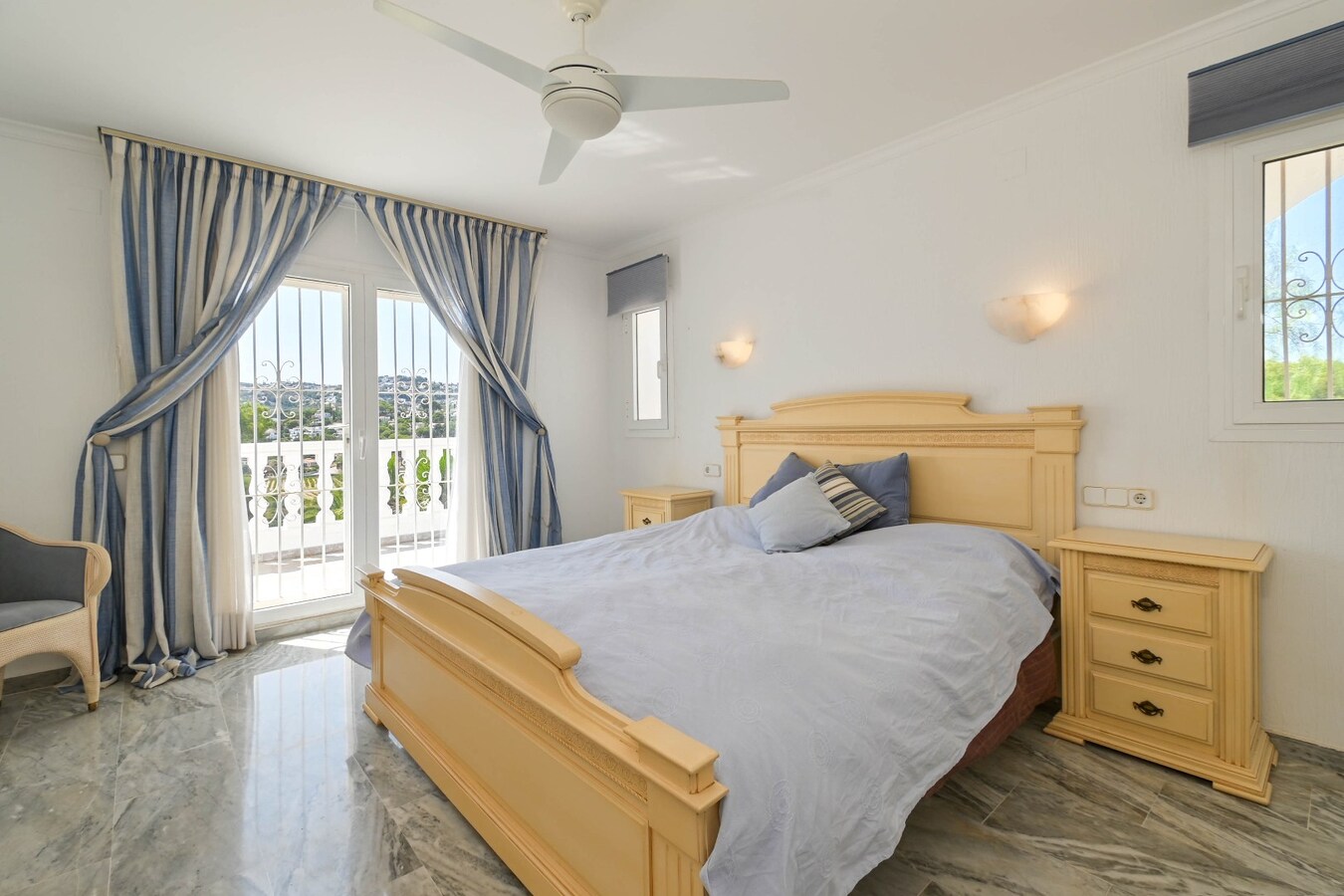 Uniek renovatieproject met zeezicht op wandelafstand van Moraira 