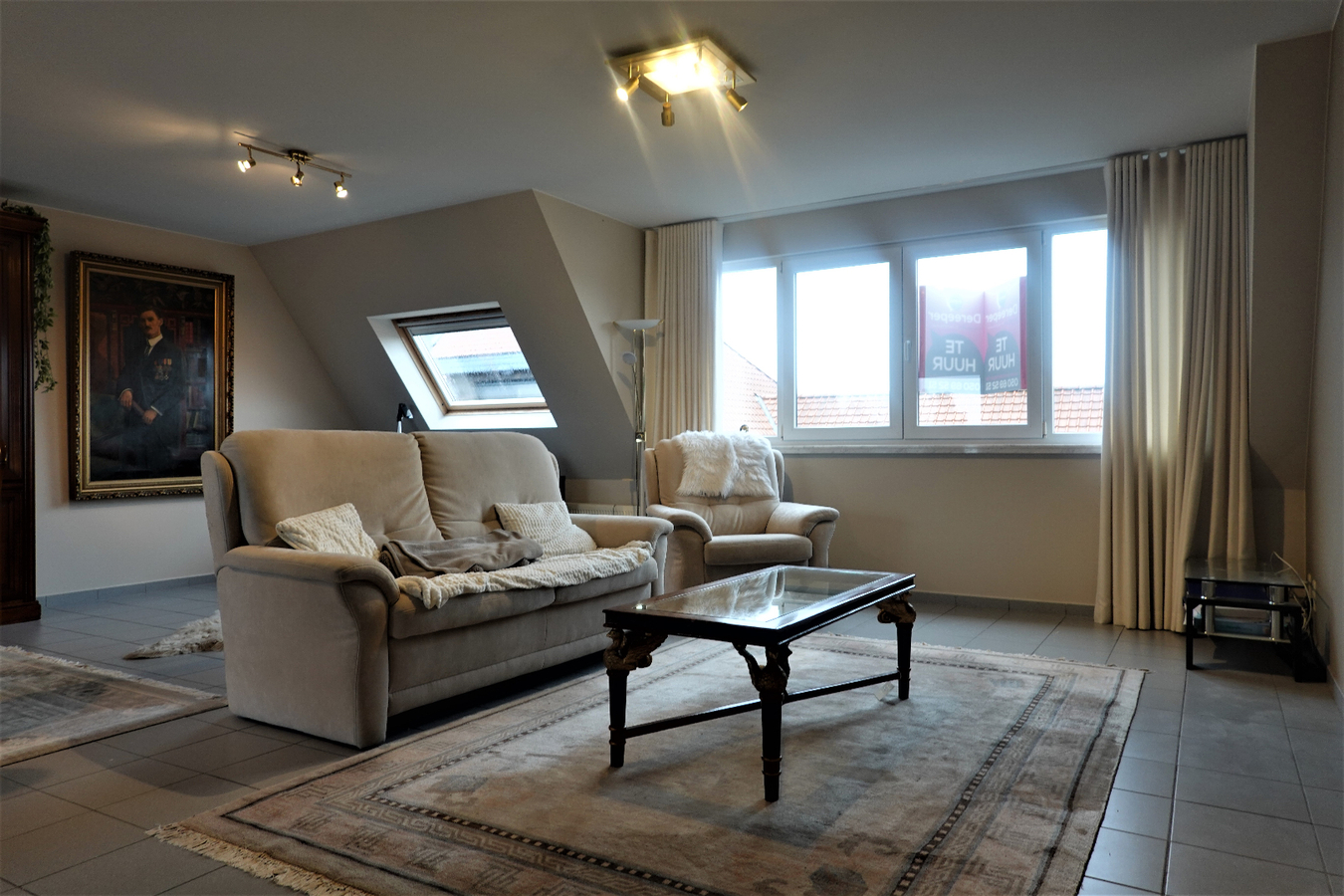 Zeer ruim dakappartement in het centrum van Gistel 