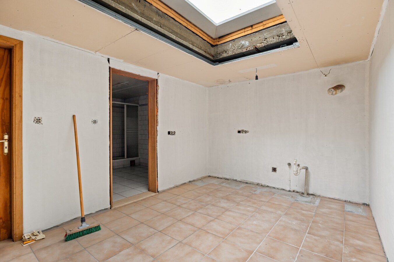 Te renoveren woning met 3 slpk en tuin te Boom! 