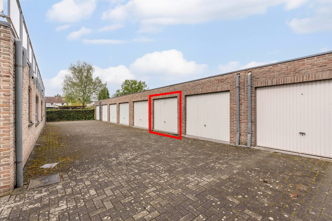 Gelijkvloersappartement met 1 slaapkamer en garage 