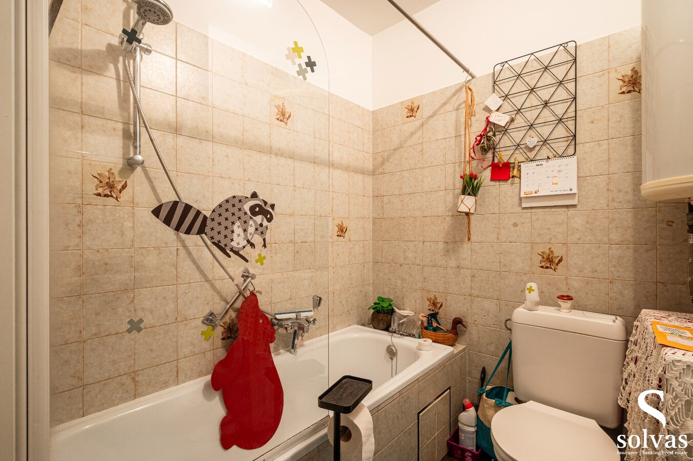 Gebouw met 4 appartementen en 2 handelspanden in centrum Maldegem 