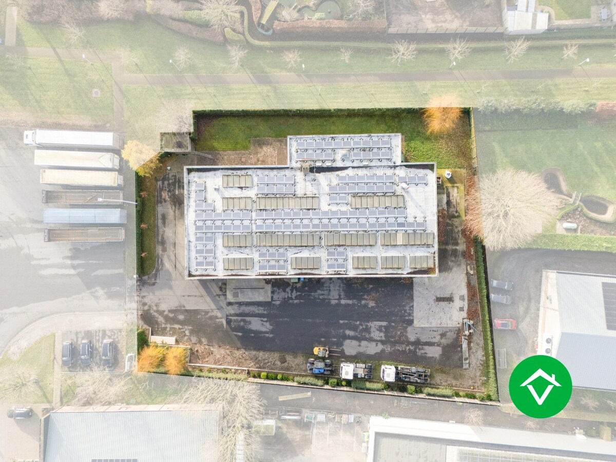 Bedrijfsgebouw met woonst te Ichtegem 