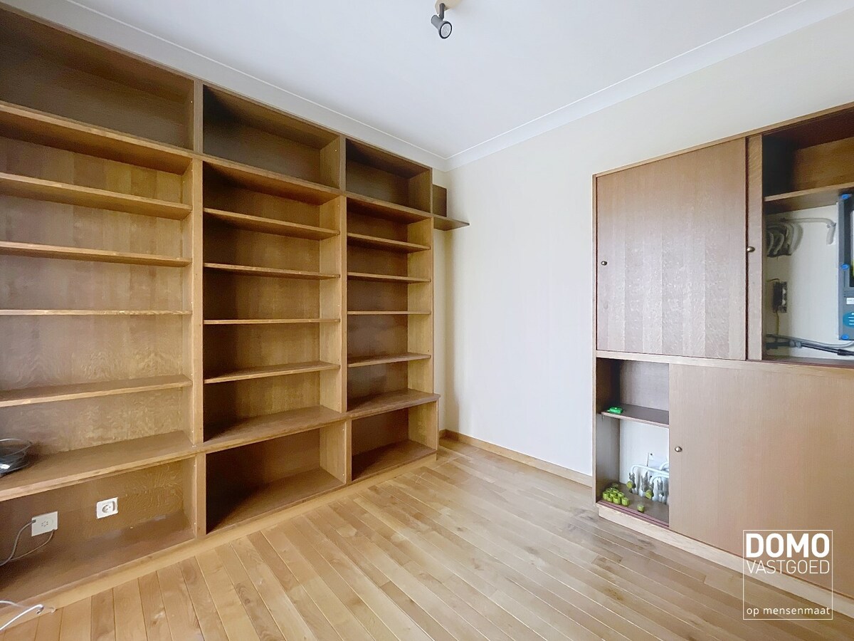 INSTAPKLARE GEZINSWONING MET RUIME GARAGE, KELDER &amp; TUIN TE HERK-DE-STAD 
