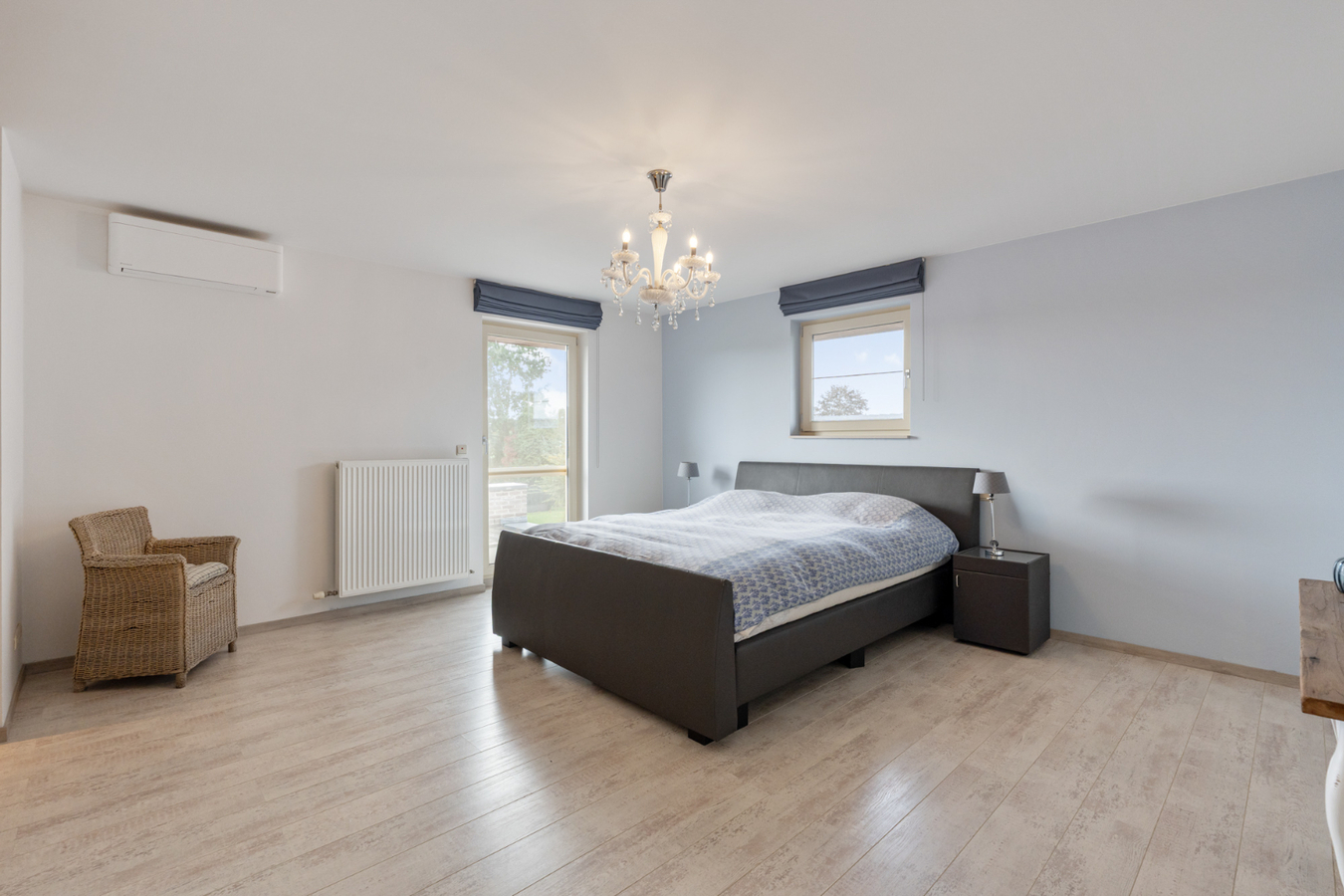 Stijlvolle villa in tijdloze pastorijstijl met zwembad en exclusieve tuinbeleving. 