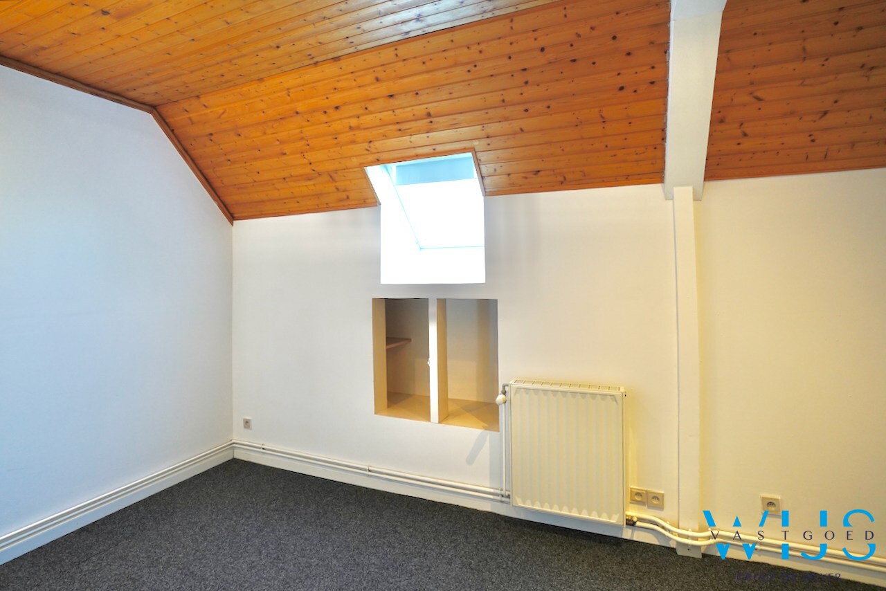 Instapklare gezinswoning met 4 slaapkamers in woonwijk te EVERGEM ! 