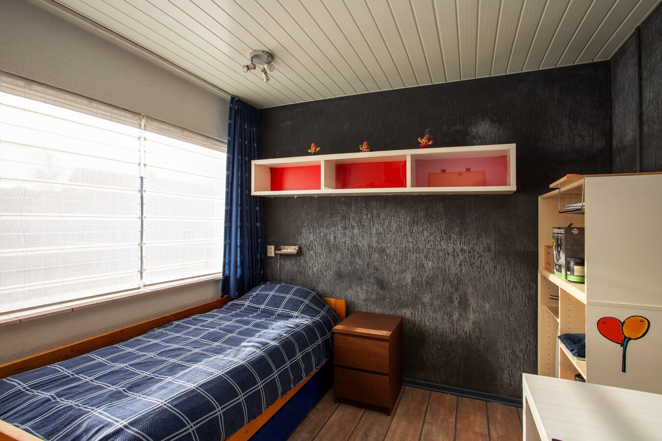 Ruime gezinswoning met royale garage en prachtige tuin 