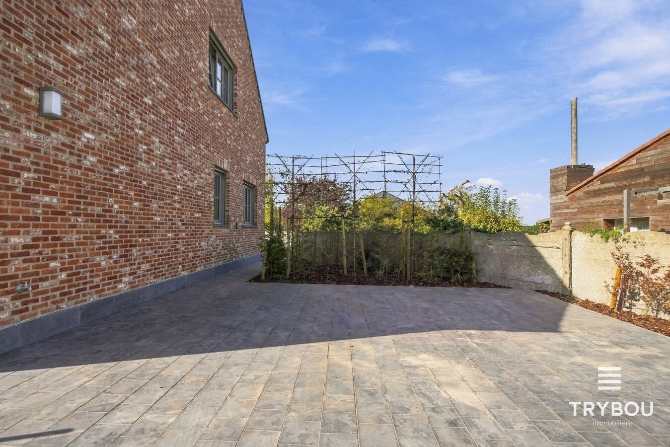 Alleenstaande luxueuze woning met 5 slaapkamers! 