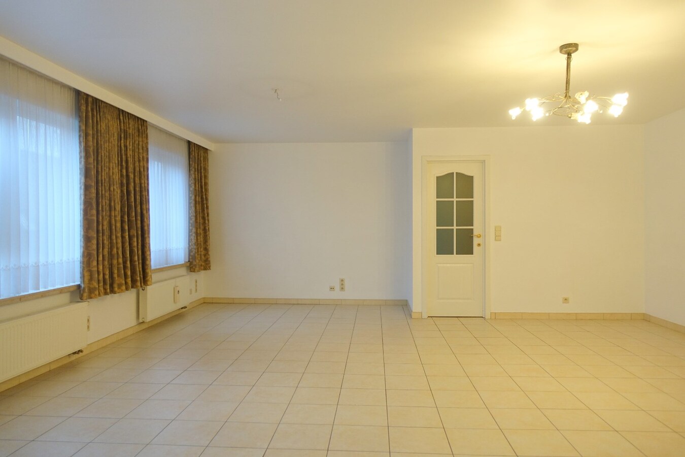 Ruim appartement met garagebox 