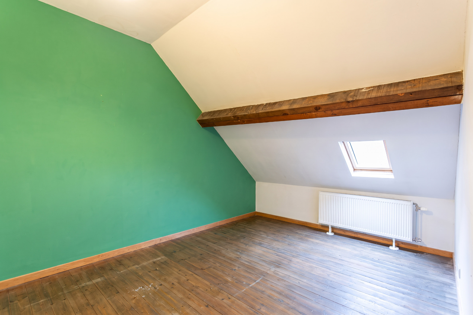 Instapklare woning (EPC B) met 3 slpk, 2 badk en terras te Halle (nabij station) 