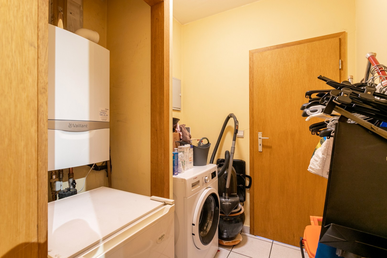 Instapklaar appartement met 2 slaapkamers, 2 balkons en autostaanplaats 