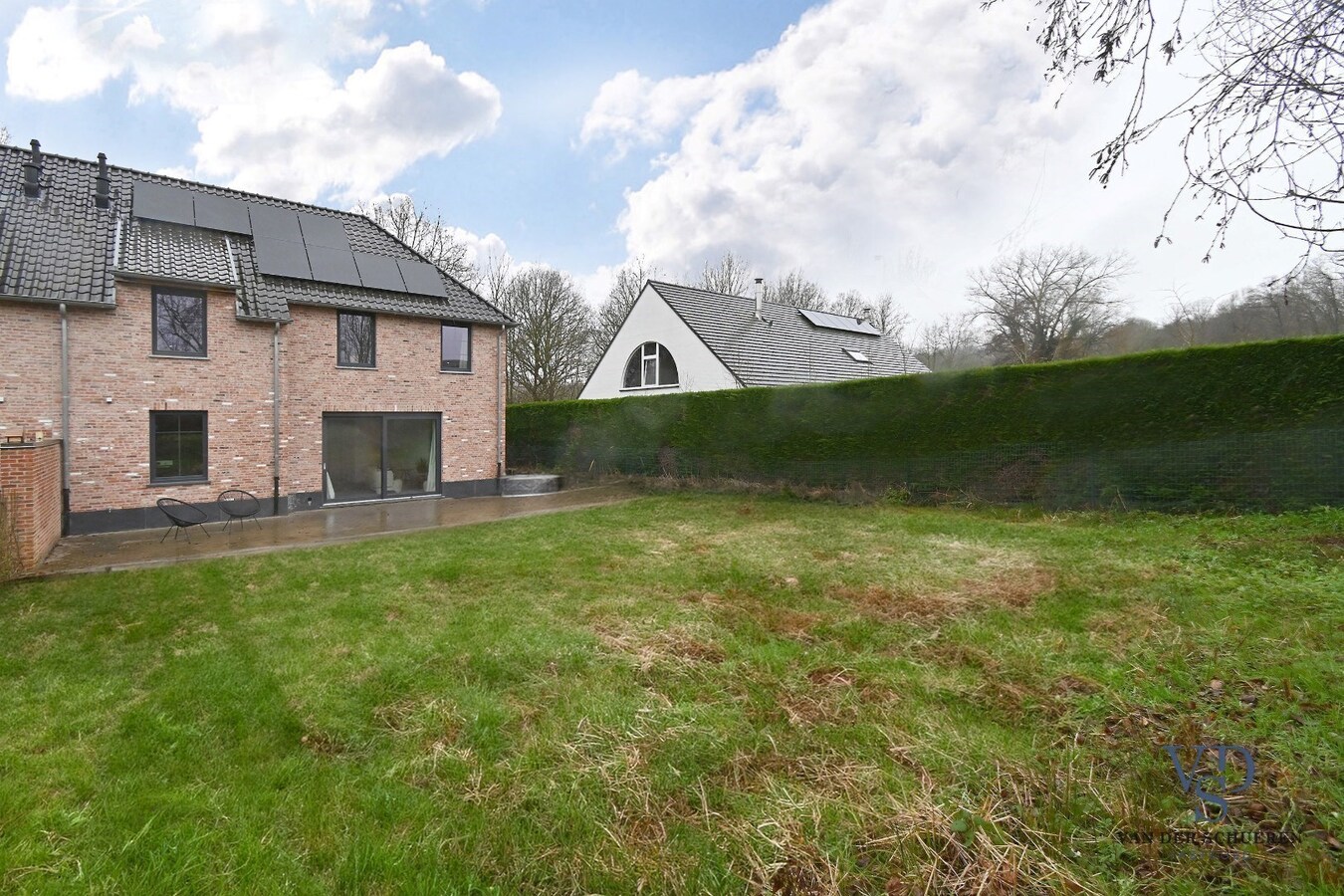 Uitzonderlijke BEN-woning nabij Tiegembos. 