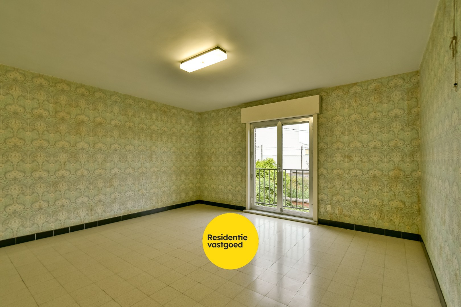 Statige woning met ruime loodsen in Kortemark! 