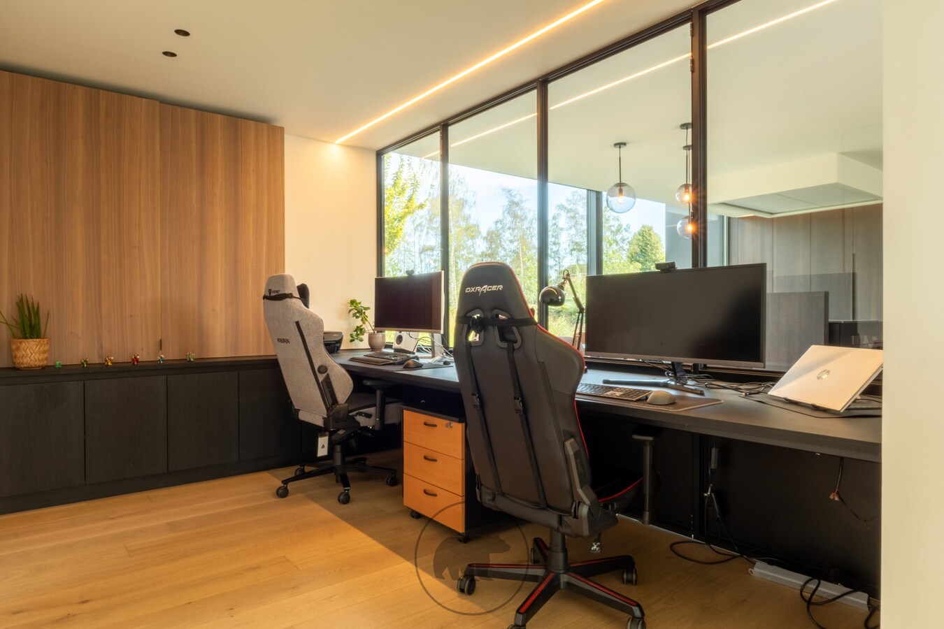 Buitengewone design villa op unieke ligging te Lochristi 