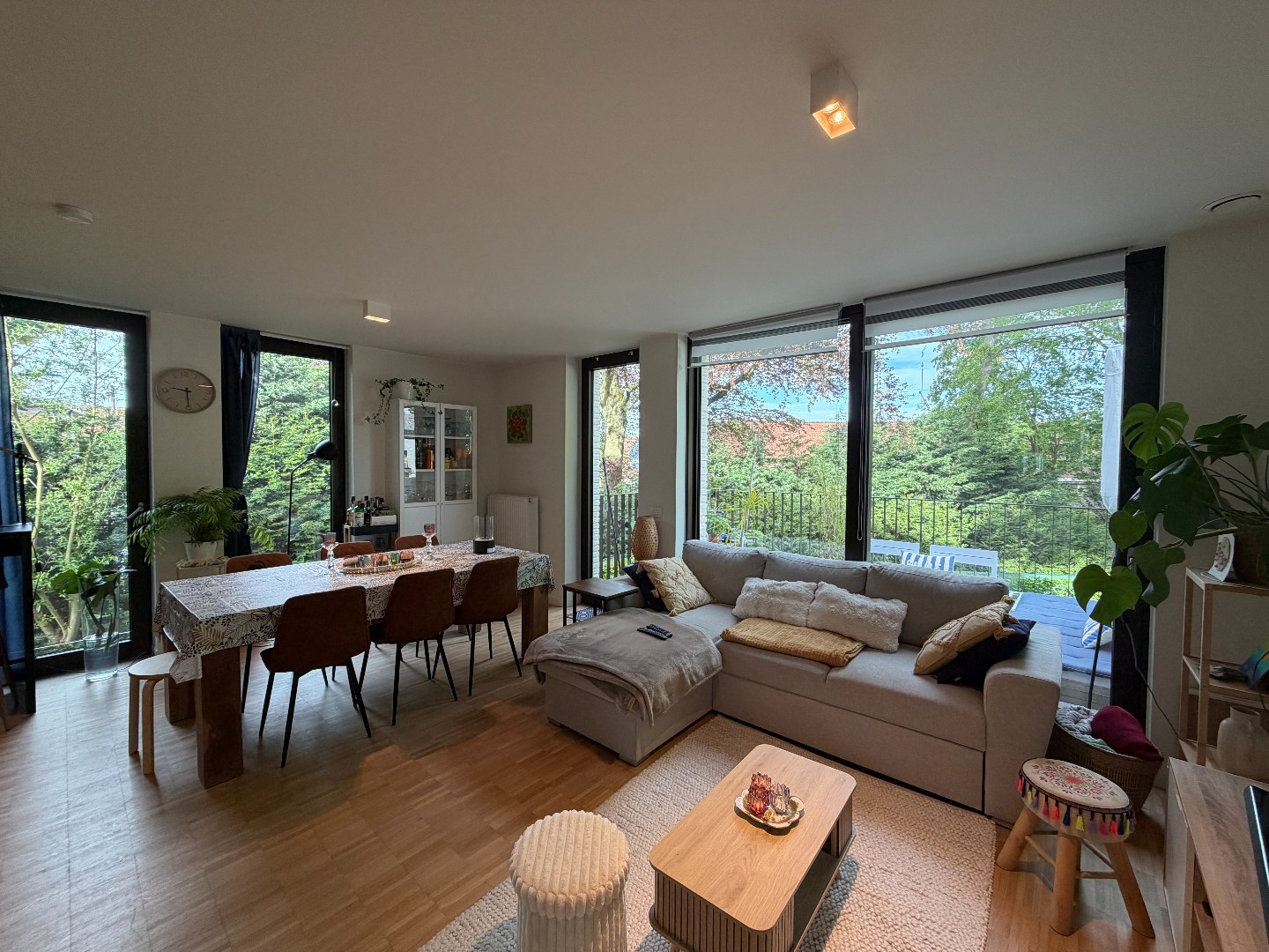 Appartement met 2 slaapkamers, terras en ondergrondse staanplaats 