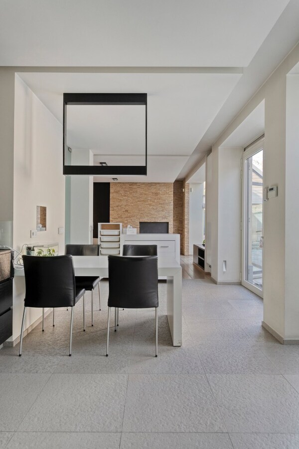 Uitzonderlijke exclusieve herenwoning met verrassende loods van 3 etages 