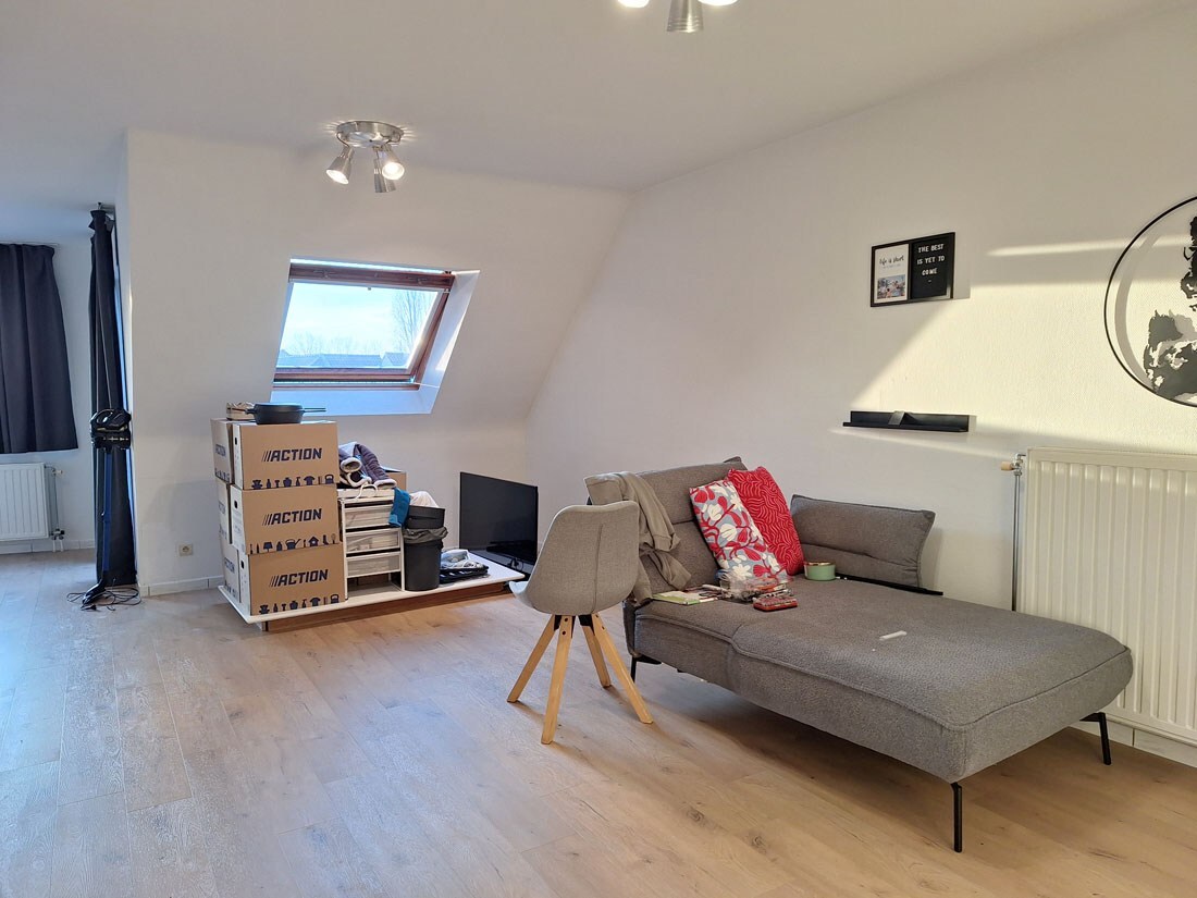 Instapklaar appartement met terras en autostandplaats in hartje Beringen 