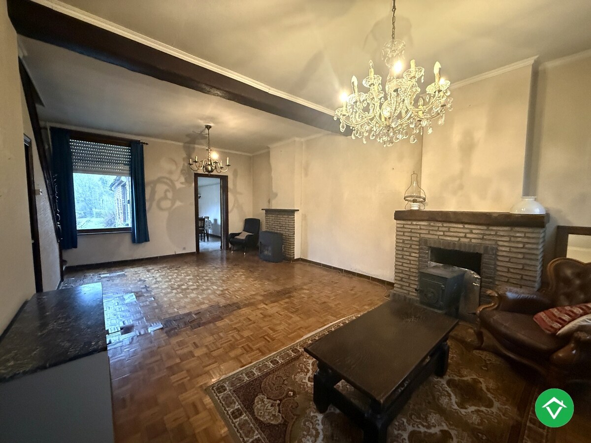 Ruime woning met 5 slaapkamers, garage en diepe tuin te Houthulst 