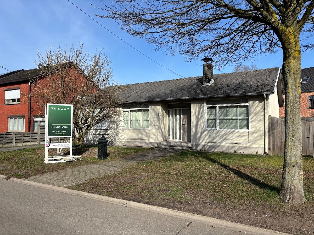 Op te frissen open bebouwing in het centrum van Sint-Antonius 