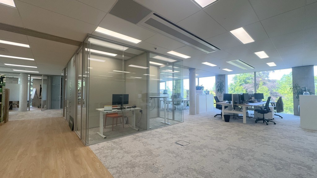 Energiezuinige kantoren te huur in Office Park aan E17 te Lokeren