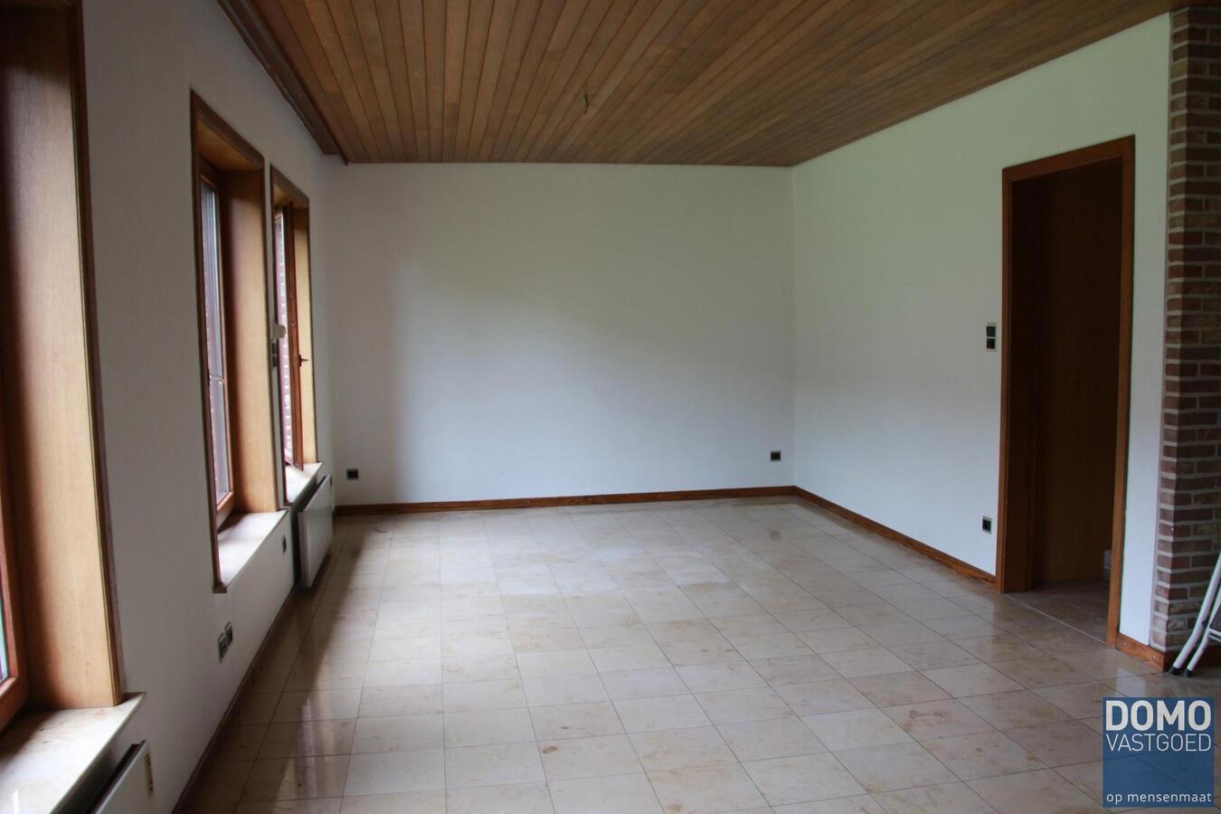Ruime gelijkvloerse gezinswoning met 2 slaapkamers gelegen te Tuilt-Kuringen 