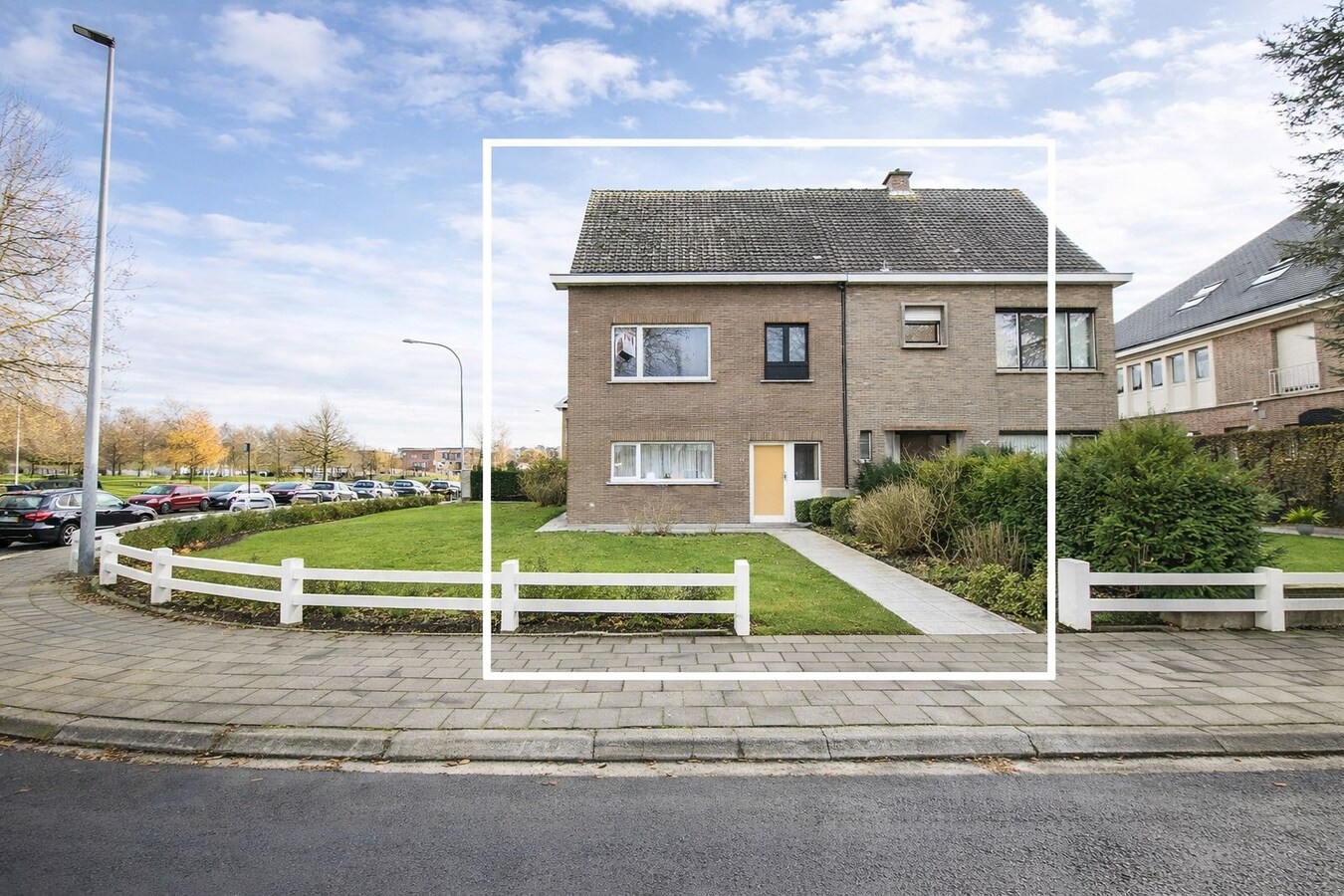 Te koop: Charmante halfopen gezinswoning met 4 slaapkamers en zuidgerichte tuin in hartje Sint-Niklaas! 