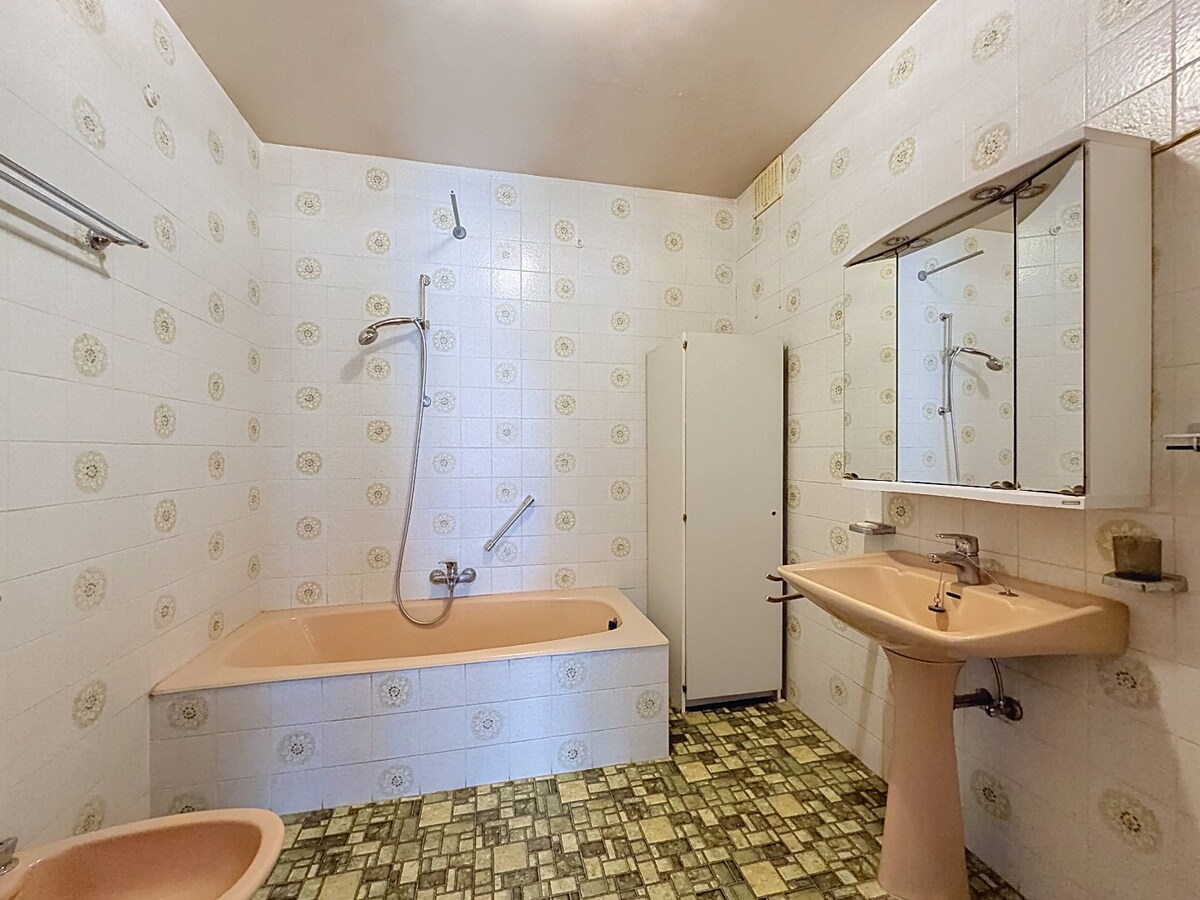 Solide bel-étage met 4 slaapkamers en tuin te Zottegem 